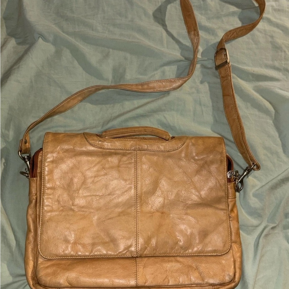 Elegant Tan Leather Satchel